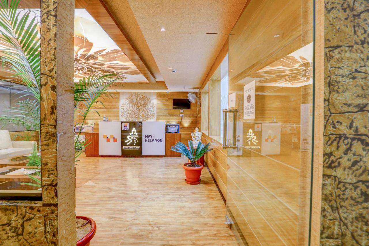 אודייפור Hotel Shree Nanda מראה חיצוני תמונה