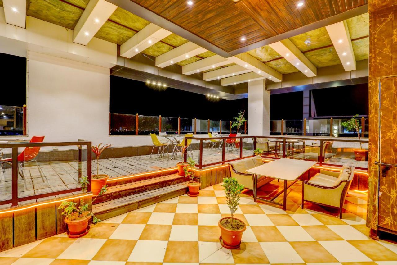 אודייפור Hotel Shree Nanda מראה חיצוני תמונה