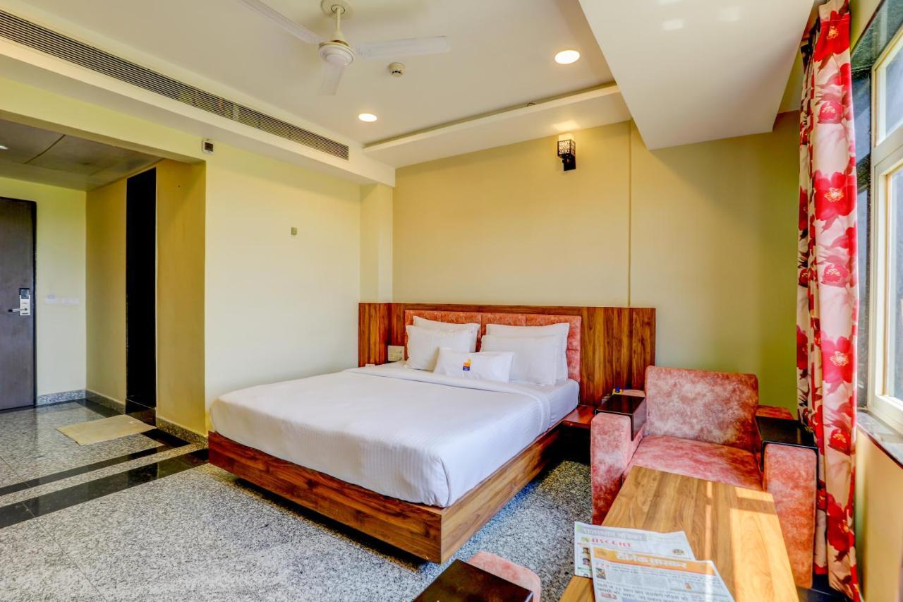 אודייפור Hotel Shree Nanda מראה חיצוני תמונה