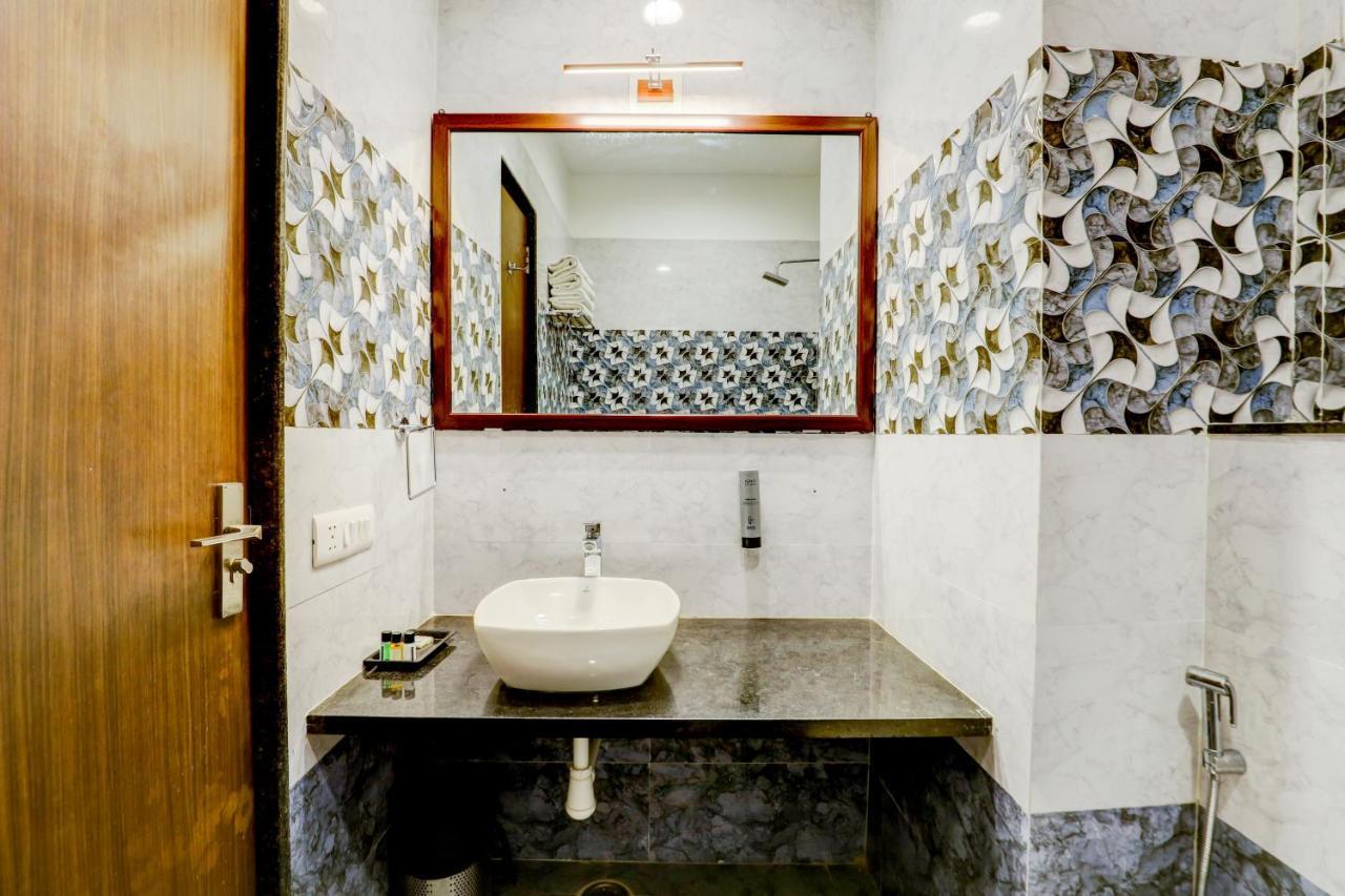 אודייפור Hotel Shree Nanda מראה חיצוני תמונה