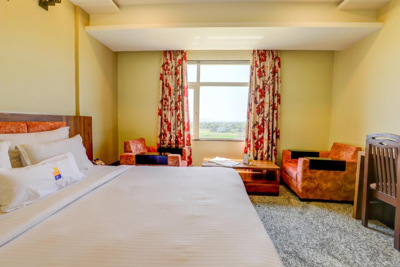 אודייפור Hotel Shree Nanda מראה חיצוני תמונה