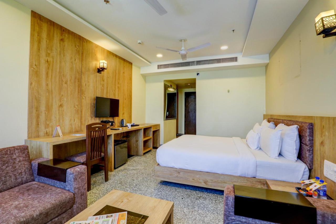 אודייפור Hotel Shree Nanda מראה חיצוני תמונה